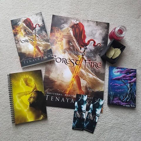 TenayaJayne's tweet photo. #goldbox #giveaway Winner for February's box will be chosen on the 28th! To enter go to: https://t.co/6DYEr27ZU8 https://t.co/KSdlnSnDjd