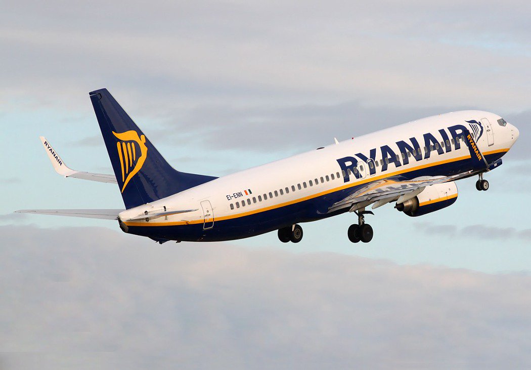 flydealsgr's tweet photo. Προσφορά Ryanair για Φεβρουάριο &amp; Μάρτιο με αεροπορικά εισιτήρια από 14€ https://t.co/KblyumOOqd #Gucci #greece https://t.co/vFmOuNLxrg
