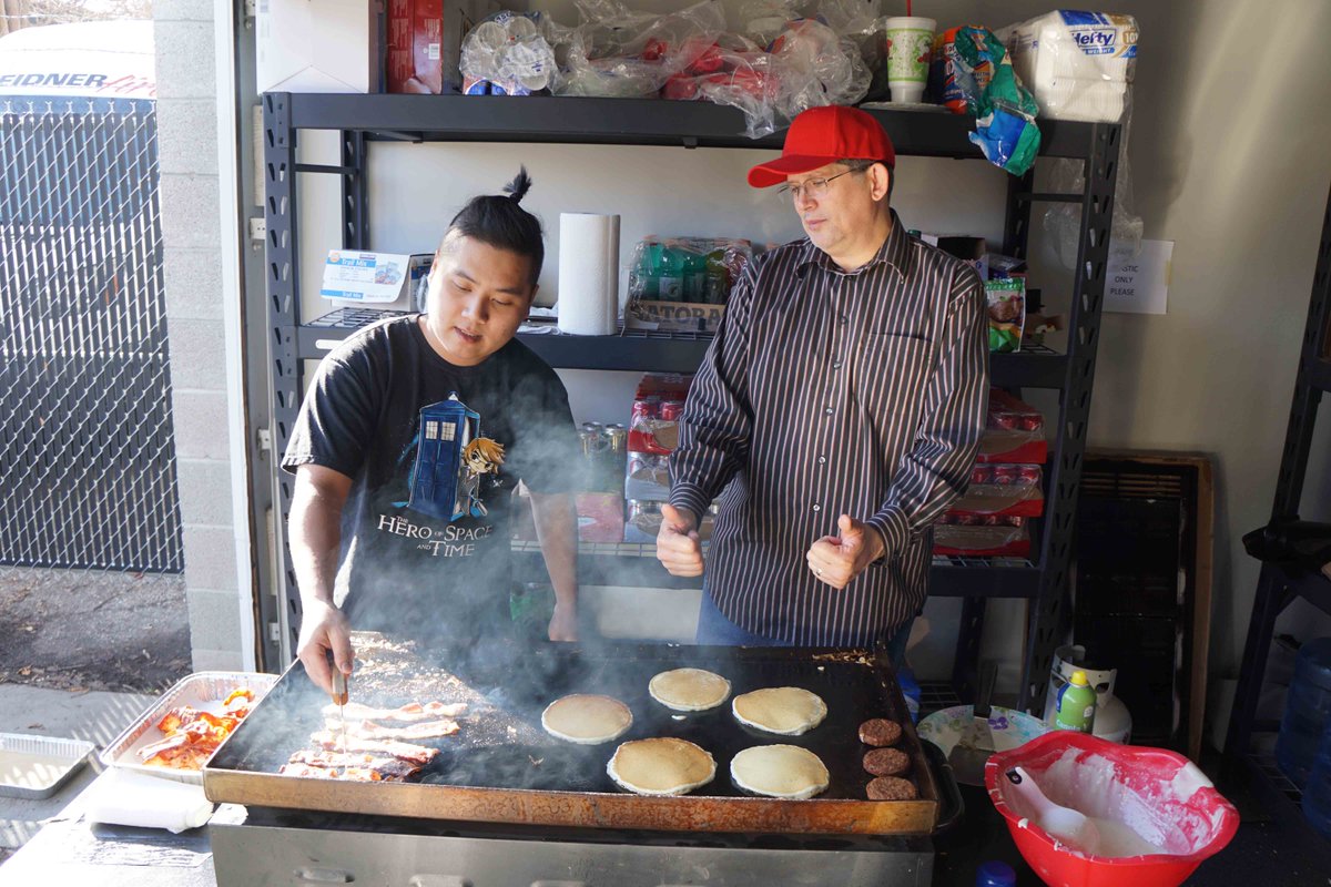 reactgames's tweet image. While the bosses are away on vacation, we cats will have an extra special breakfast!