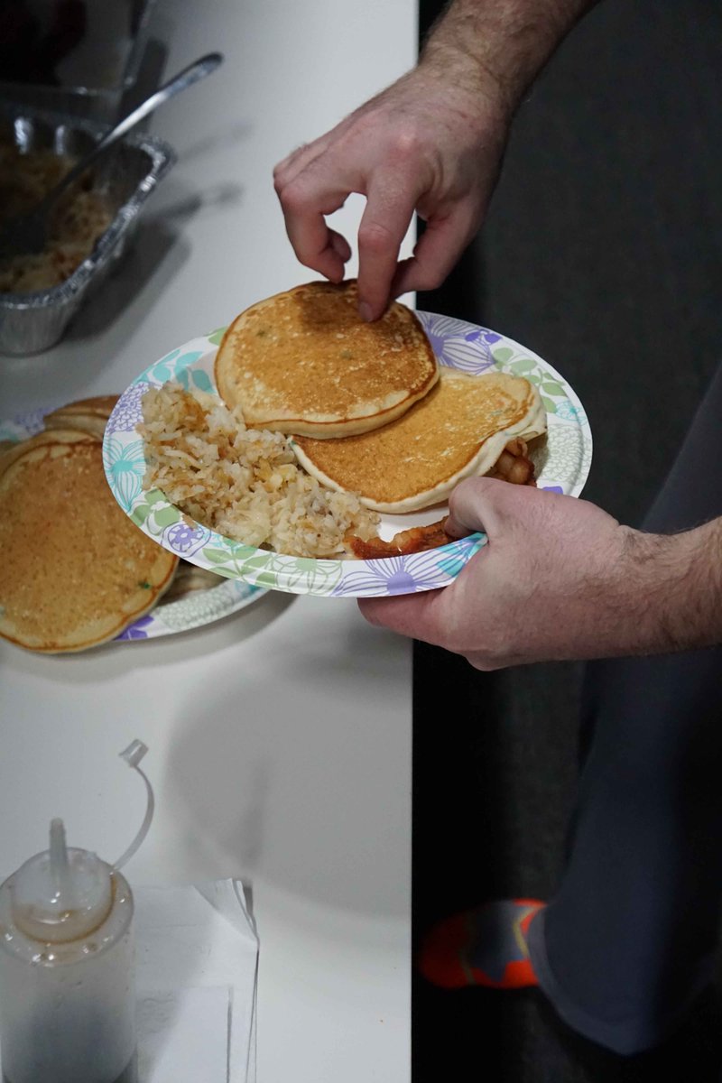 reactgames's tweet image. While the bosses are away on vacation, we cats will have an extra special breakfast!