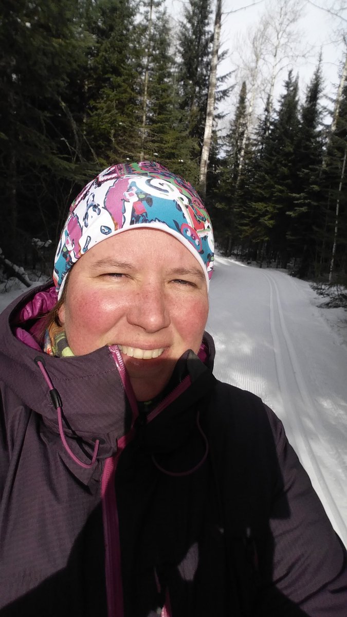 Squashqueeny's tweet photo. #tbntselfie#besttrailsever#womensdayo skis https://t.co/0ESobKuQop