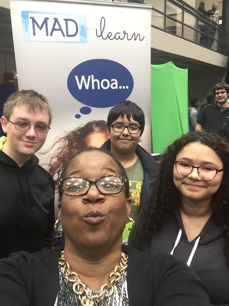 bynoemama's tweet photo. @CobbSchools Q:are there more people or mobile devices? #futurefest17 #cobbsuccess #CTE #stem @MADLearn teach #appdevelopment #edtech #cool https://t.co/rssd1s2Y4I