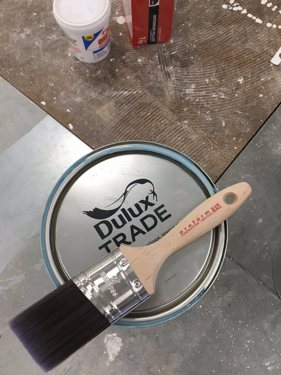 JWDecorating's tweet photo. Today I tried out a new blaze brush. Must admit I was v. impressed as well as @tesaUK_tape and @DuluxTrade paint https://t.co/xyFgmTmI0Y