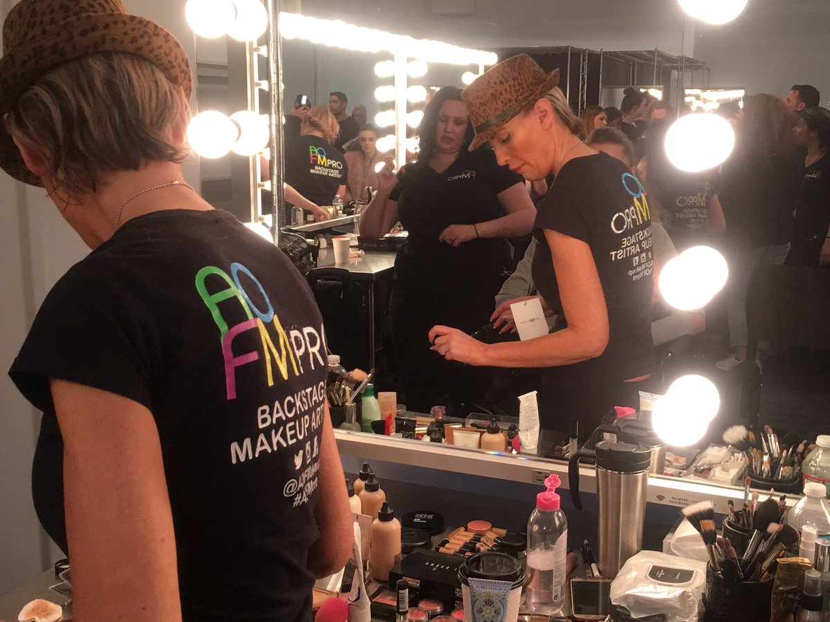 BIG looks backstage at #Jerret #AW18 here at #NYFW today!!!
💚💙❤️💛