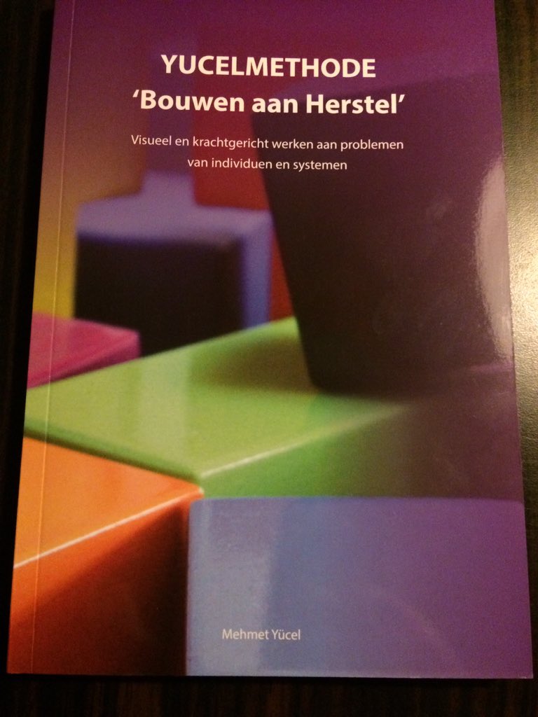 jannekemagnolia's tweet photo. @yucelmethode @dirkiedh dat bloeien zal de #yucelmethode zeker blijven doen! Dank voor je prachtige boek! #visueel werken # krachtgericht https://t.co/cksKVQPDaW
