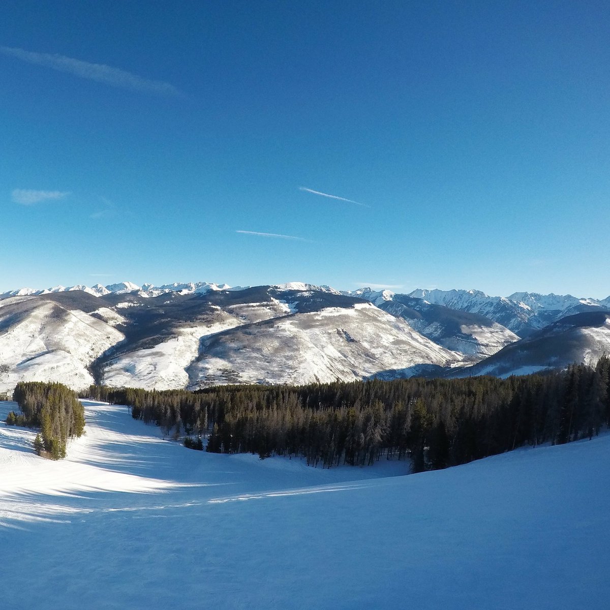 vailmtn's tweet photo. Another extra half hour of skiing and riding! Starting this Saturday we will be extending operating hours to 4pm. #GoPro #Vail https://t.co/e6zMFhegZy