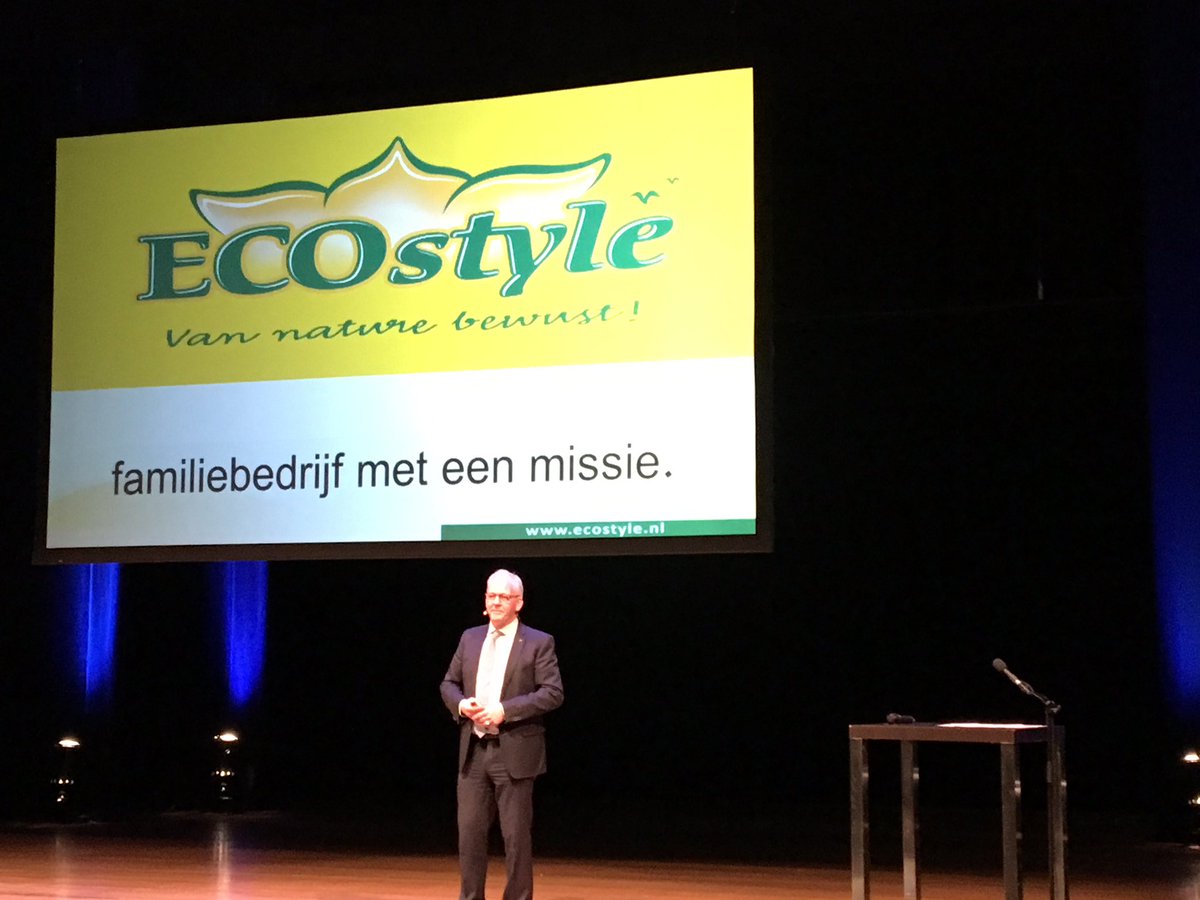 Jessica_Peins's tweet photo. Interessante sprekers tijdens de informatiebijeenkomst Circulaire Economie #Ecostyle #Urgenda #Rabobank #RaboLnwf https://t.co/tVigL6JG4K