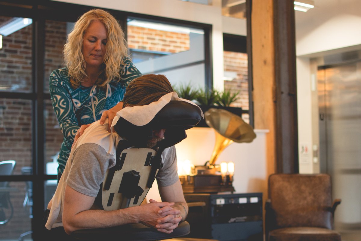 ShiftWorkspaces's tweet photo. We're not kidding when we say we like to spoil our members. #sofancy #loveworkhere.#coworking #denvercoworking #milehighcity @coworkchat https://t.co/gkQYxErKac