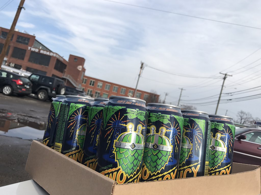 holly_patrick's tweet photo. @2RoadsBrewing mission accomplished! Cheers! https://t.co/yU7E8VzFHr