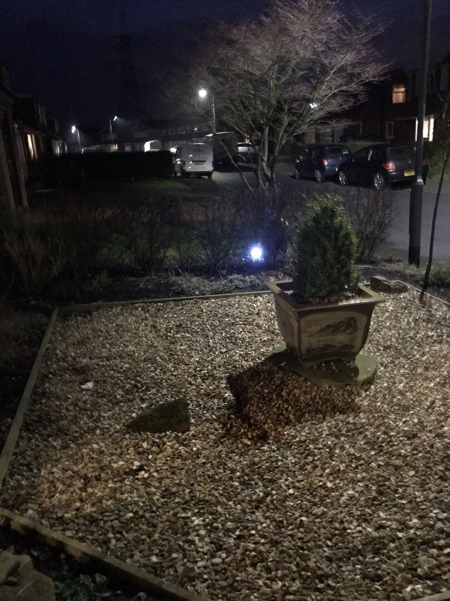 ami9463's tweet photo. Working a night shift 😂 #lookingforevidence #pcDeacon streets of eaglescliffe are in safe hands 💙 @DurhamPolice @ClevelandPolice https://t.co/IcGCA8i8GP