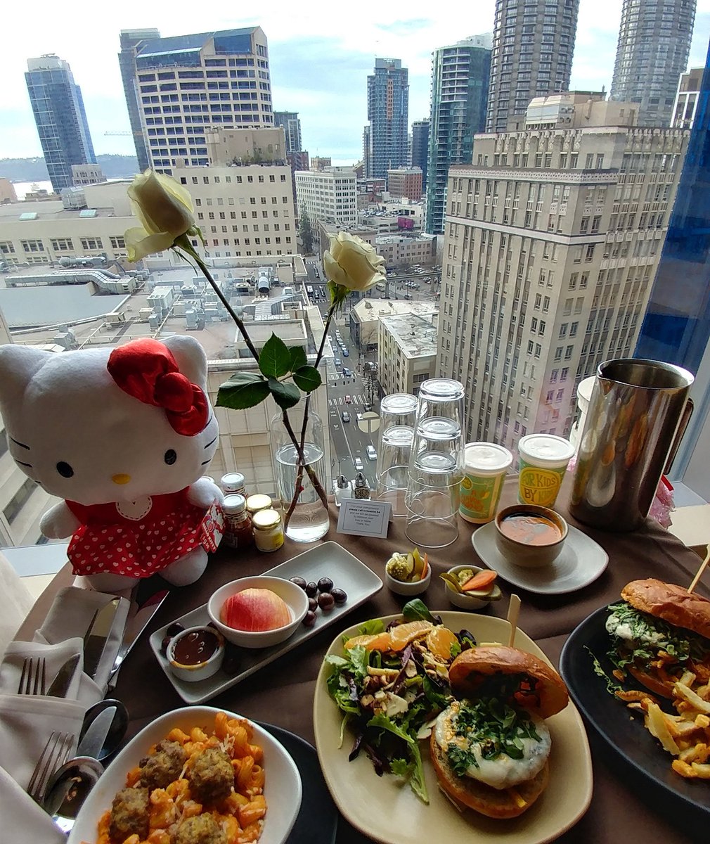 EventsPlusCorp's tweet photo. The BEST hotel staff in the world! Thank u 4 an amazing time! Family loved it! Room# 1767 @olive_8 #Seattle #luxurytravel @TravelGoalsInc https://t.co/cj1v4g6fhH