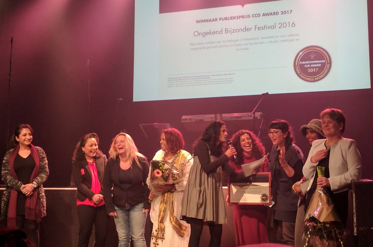 Zo ontving het team van <a href="/ongekendbijzndr/">Ongekend Bijzonder</a> vanmiddag de publieksprijs van de <a href="/CodeDiversiteit/">CodeDiversiteit</a>