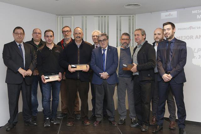 Cati_Lleida's tweet photo. Dues empreses lleidatanes, entre els guanyadors dels premis #Pronosvac: Agromont, de #Montgai, i Alpunt Carn, d'#Alcarràs. https://t.co/KVwaPsO5wa