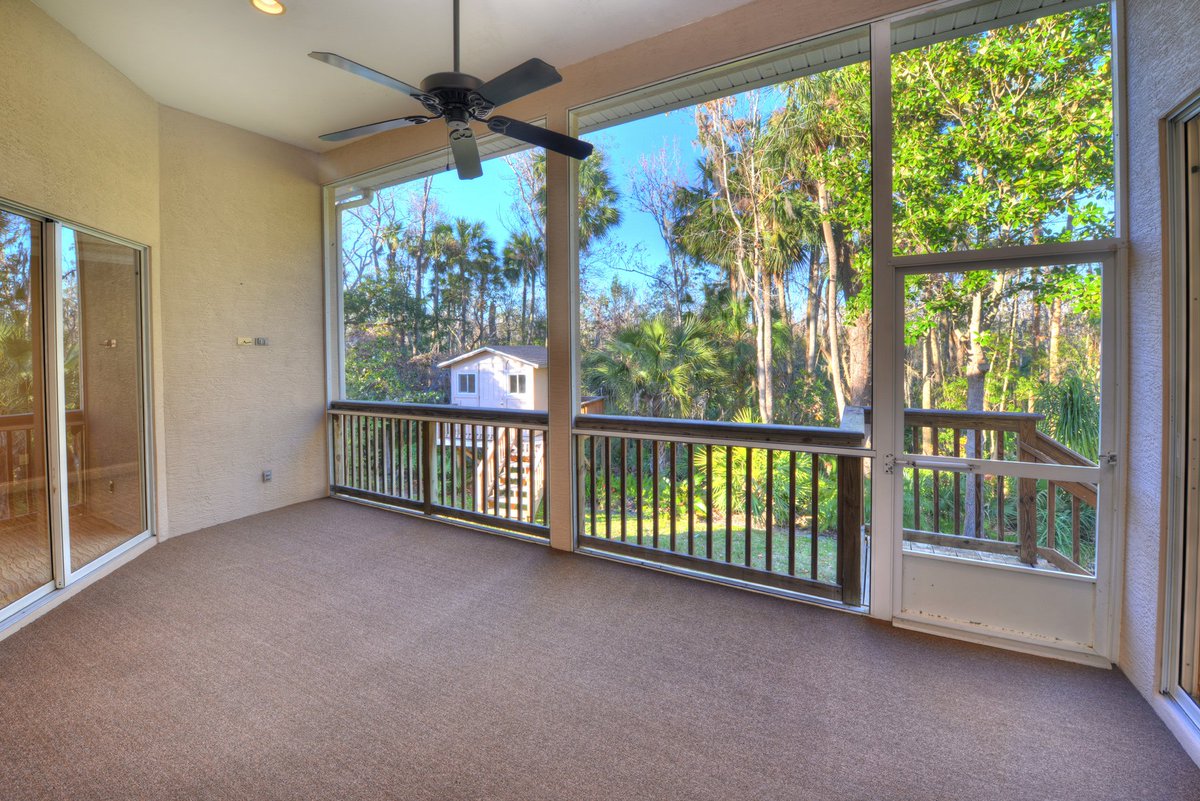 StarsOfPremier's tweet photo. #SpruceCreekFlyIn #ConservationLotHome #CompletelyRemodeled #7FL6 #Airpark #PilotLife #VideoTour https://t.co/Y7IVIttDK9 #GolfCourseComm https://t.co/sjDdrc0cn2