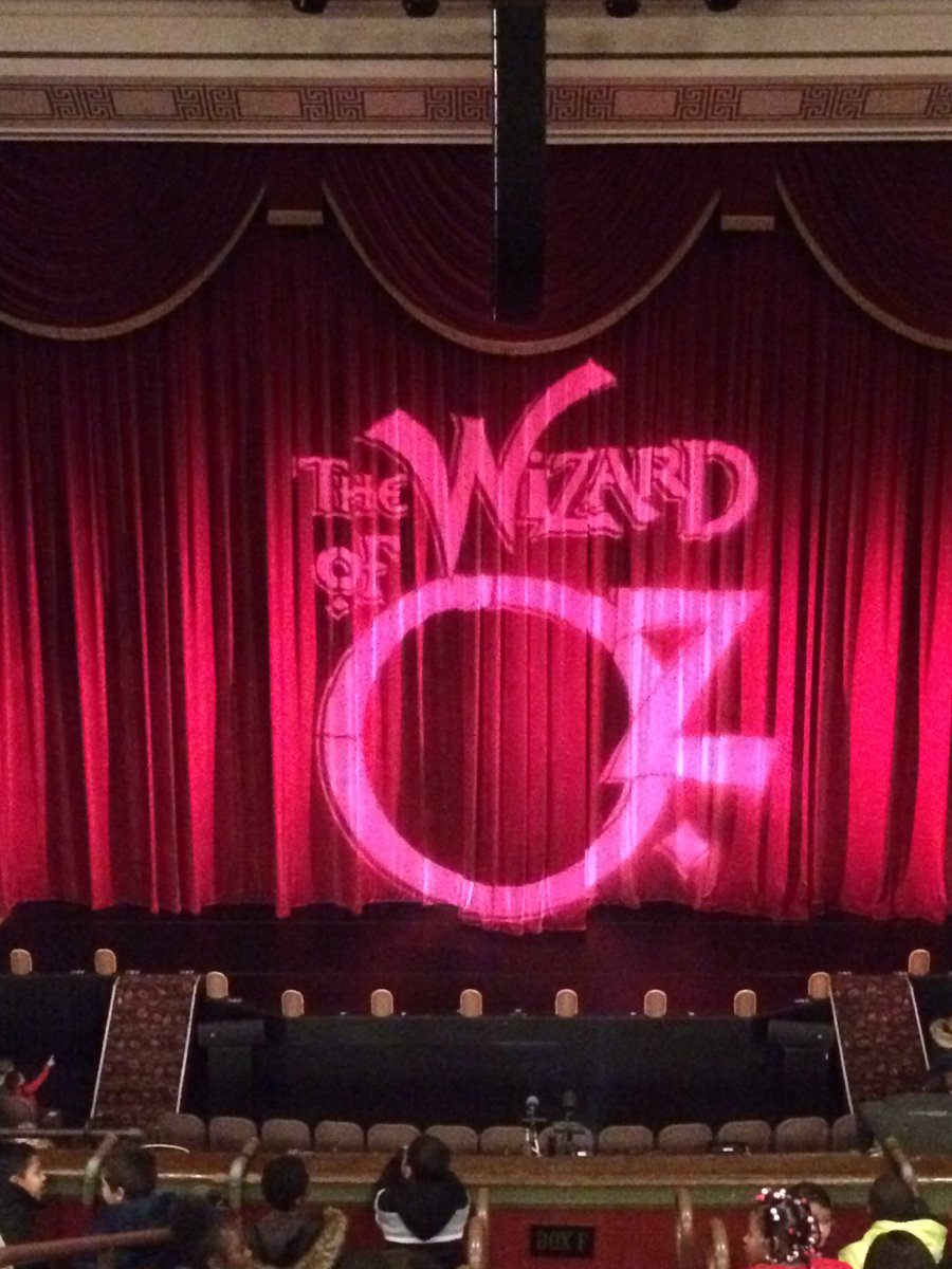 MsJBroreads's tweet photo. Great show at the Children's Theatre! https://t.co/BZkRfAQaG5