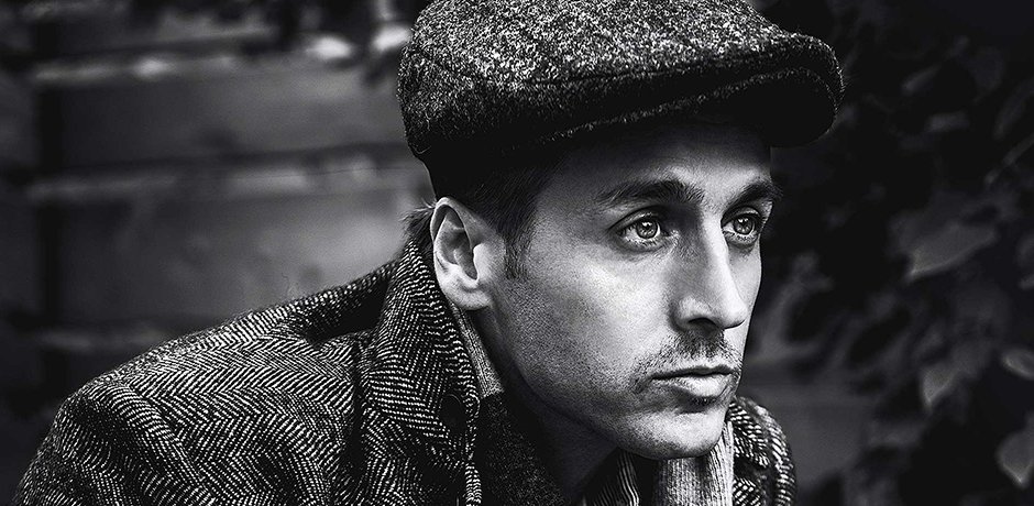 Happy 47th birthday to Raine Maida of Our Lady Peace! For the record, he looks 27. 