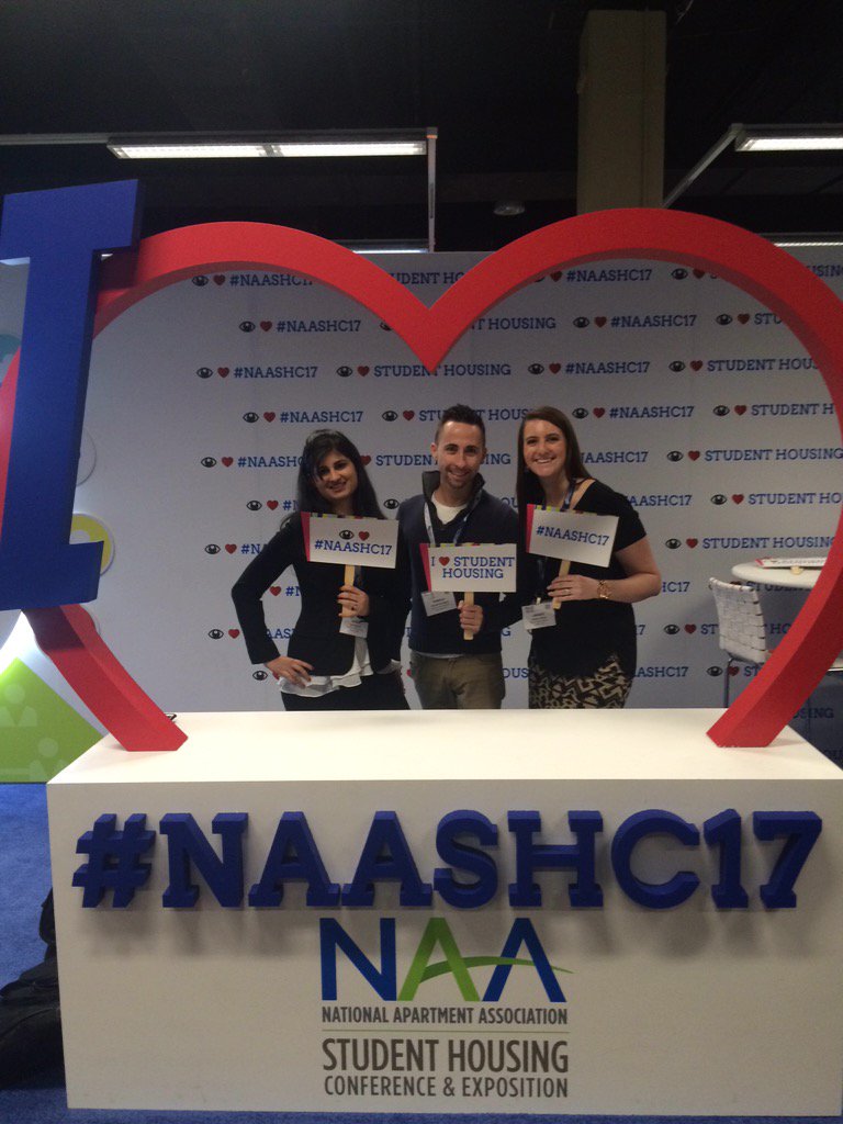fmauck's tweet photo. Social hub photo ops! at #NAASHC17 https://t.co/lTAB1WqoLk