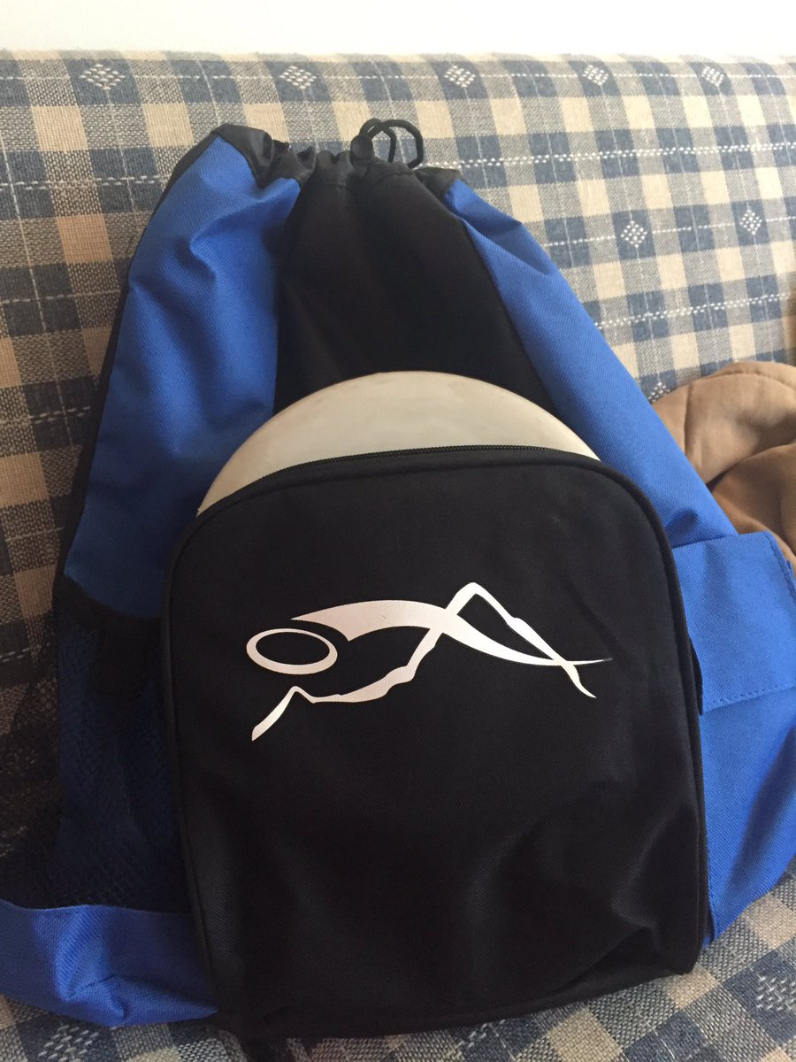 KateRathman's tweet image. New bag arrived today! Let the putting practice commence!
Thanks @upperparkdg 
#banginchains #sinkingputts