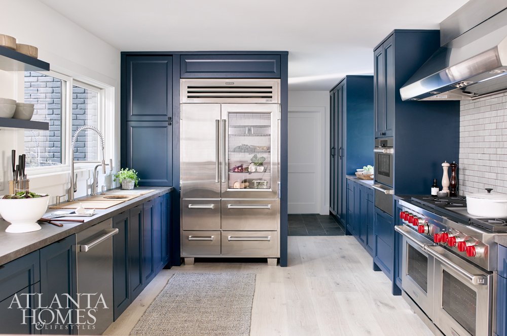 ljwillisdesigns's tweet image. A1. Love this custom Cabinetry finish in blue! #statementmaker #kitchentrends #kbtribechat #customcabinet #coopercarry-architect #prochef