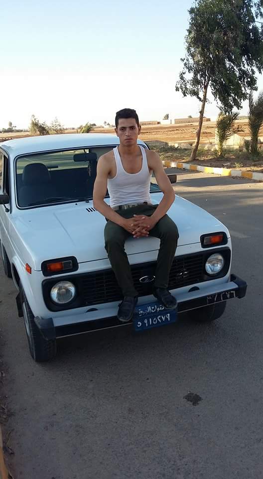 ايام ورحلت ولم تعد ااااه 
على الايام