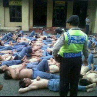 Tepat hari ini setahun lalu, <a href="/stm_voc62/">★NamBlasNolDua★</a> hut dan kita ikut meramaikan, selamat UlangTahun Kawan ttp solid dan berhati stovia 🎊🎉