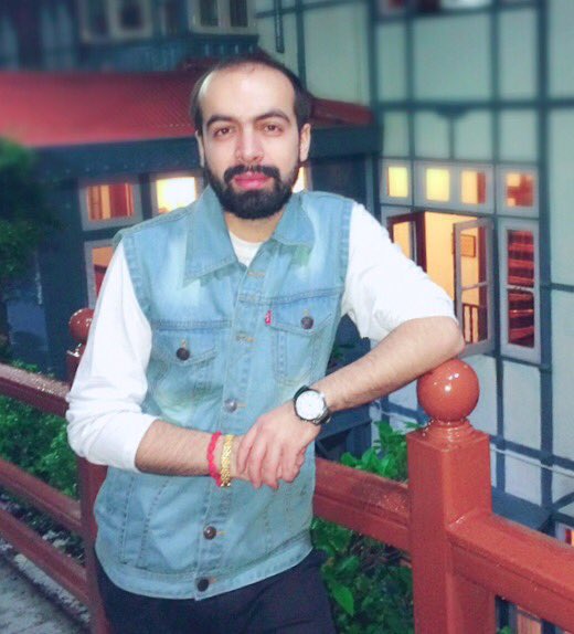 PUNEETK006's tweet photo. @skinandhairacad Team here is my #DressForADate Look #ContestAlert #Contest https://t.co/fyuDfaOZTk