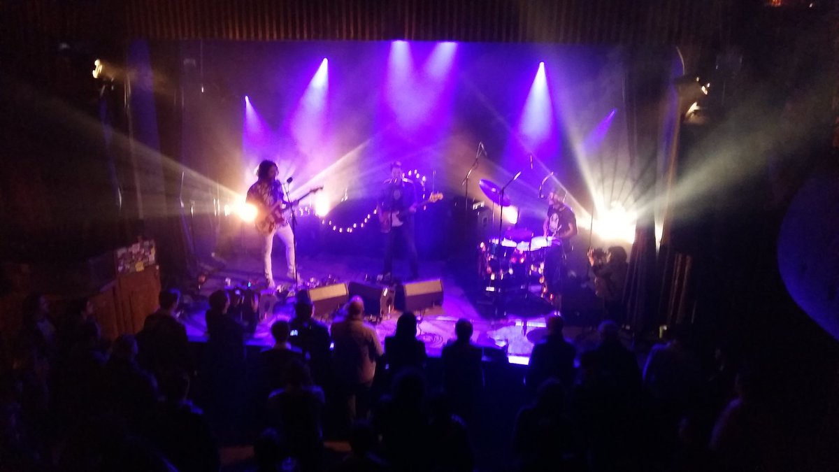 INVISIBLEPARIS's tweet photo. Impressed by #Canari at #MagicNumber1 @ #DivanduMonde tonight. Kind of psycho surf funk with harmonies https://t.co/ZBWN26Eb6o