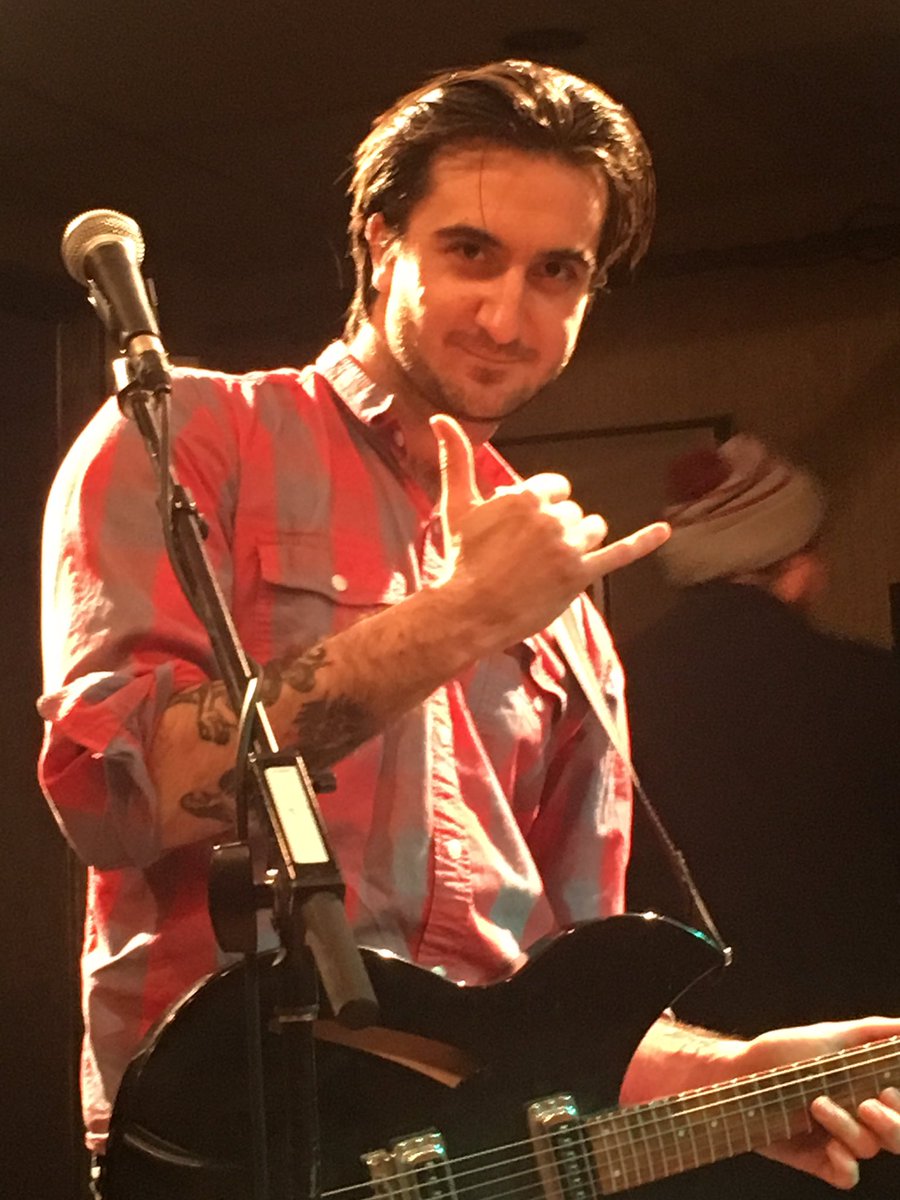 Buddyjams's tweet photo. Live on @audiotreemusic 3 pm ct 🤙 https://t.co/rcnBmr8RV8