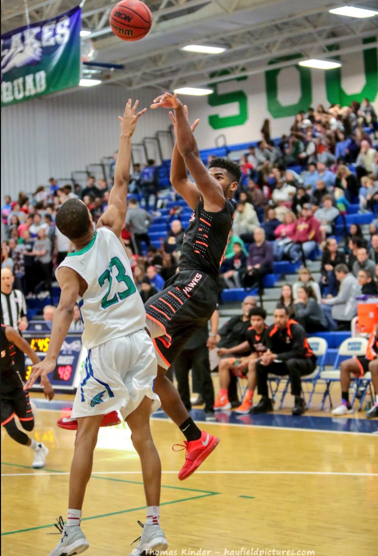 cobbs_brian's tweet photo. Gaaamedayyy 545 @ south lakes vs langley #conferencesemis https://t.co/dVSIpOnJNp