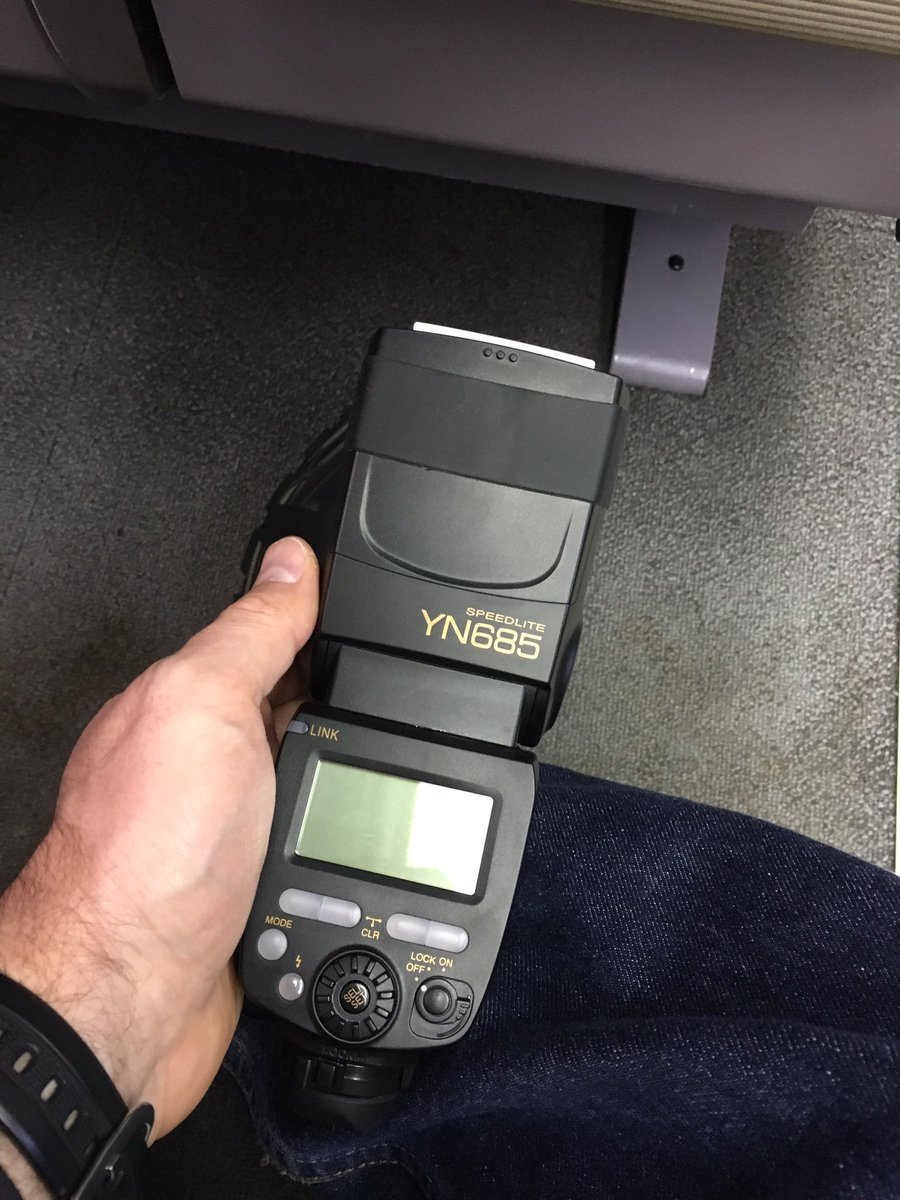 juliankrakow's tweet image. How do #photographers #FixStuff on the road...