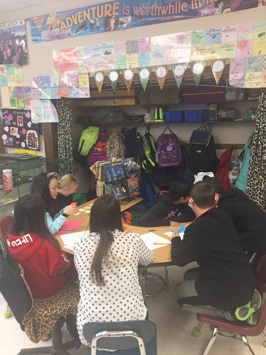 Wild4Class5_4's tweet photo. Our author study unit is in full swing! #weeksandgray #hauppaugeschools #tcrwp https://t.co/aejKhLOfpF