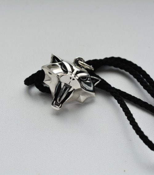 WitcherLefroy's tweet image. Brujo Superior de la escuela del Gato. Experto alquimista y asesino de Vampiros y Lobos. Nueva ficha de Pje. ¿RT? twitlonger.com/show/n_1spkhr9…