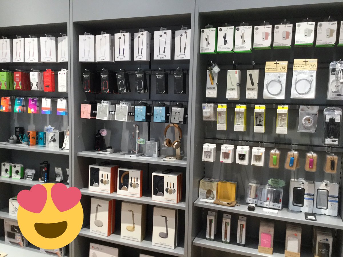 bparkplus's tweet photo. おはようございます。
B-PARK+セブンパークアリオ柏STOREオープン致しました！
Apple製品に関するアクセサリー多数ご用意しております。
皆様のご来店お待ちしております。
#Apple #柏 #千葉 #フィルム #EARPHONE https://t.co/GKBRSVTPu9