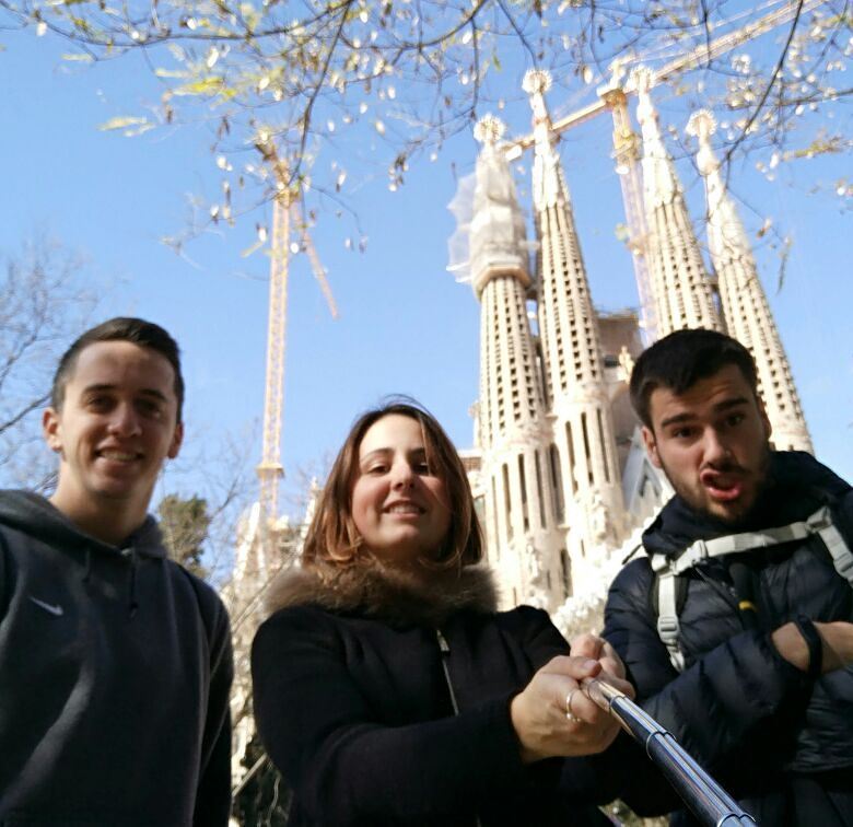 BernatFP's tweet photo. Amb absoluta negació a tornar a l'universitat, apurant els últims dies de vacanses. #trioc… https://t.co/nZvnudUzr3 https://t.co/a3zzapWSy1