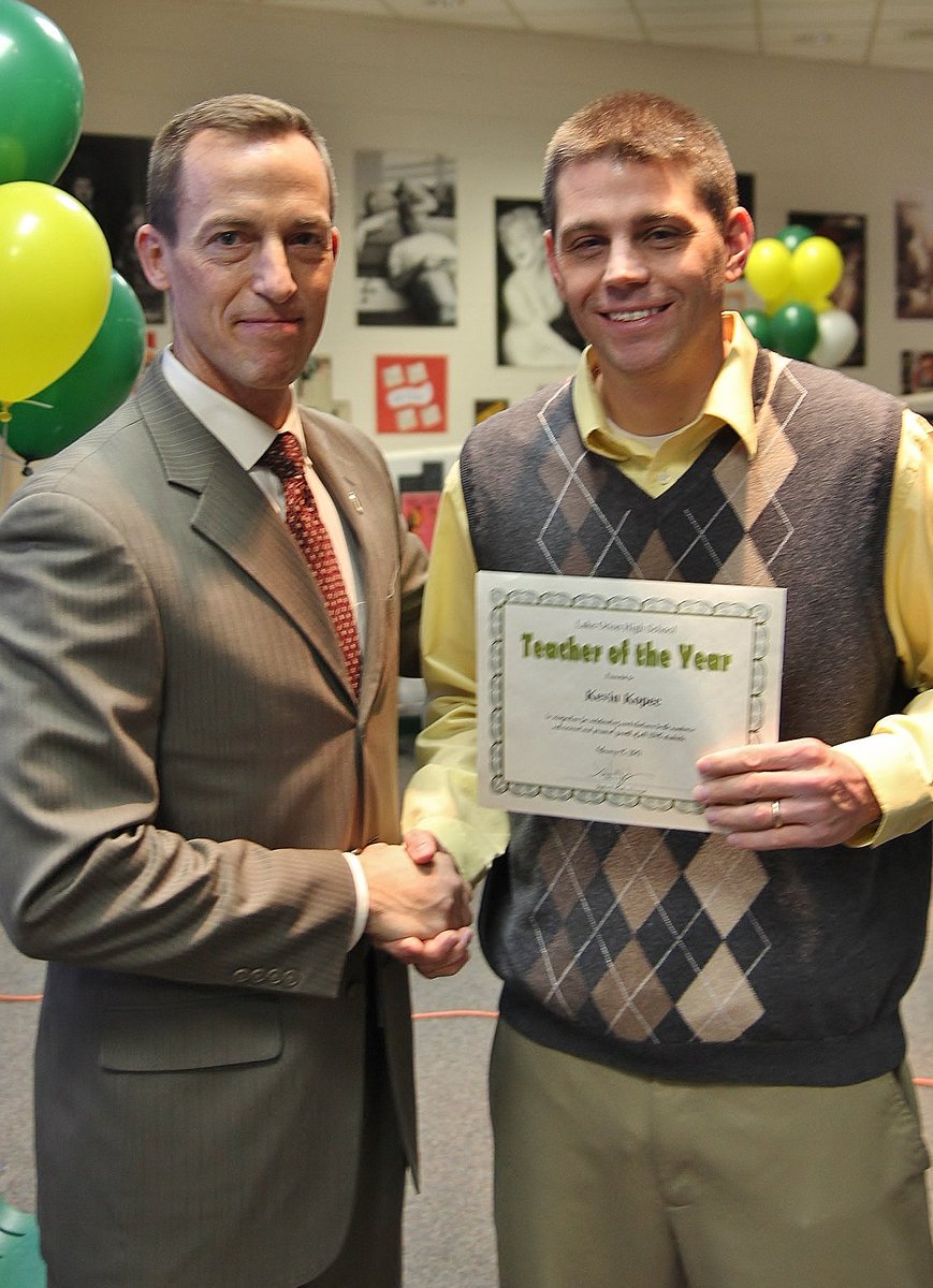 LkOrionSchools's tweet photo. LOCS High School Teacher of the Year Kevin Kopec, LOHS https://t.co/IBgIk8g84p