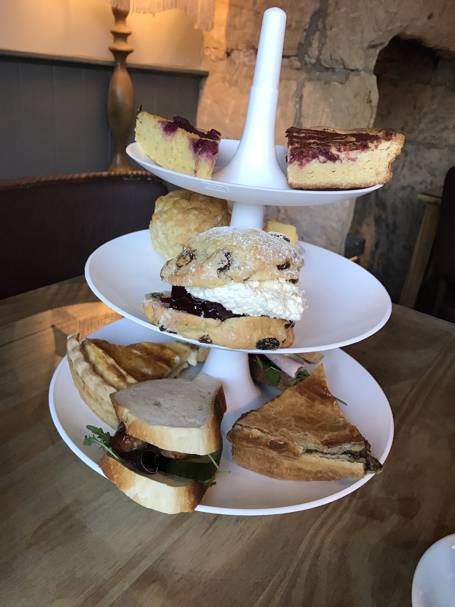 RachelShayler's tweet photo. FINALLY had a @runningfoxcafe afternoon tea. Oh. My. Word. #matleaverocks https://t.co/7g7VpzvGDC