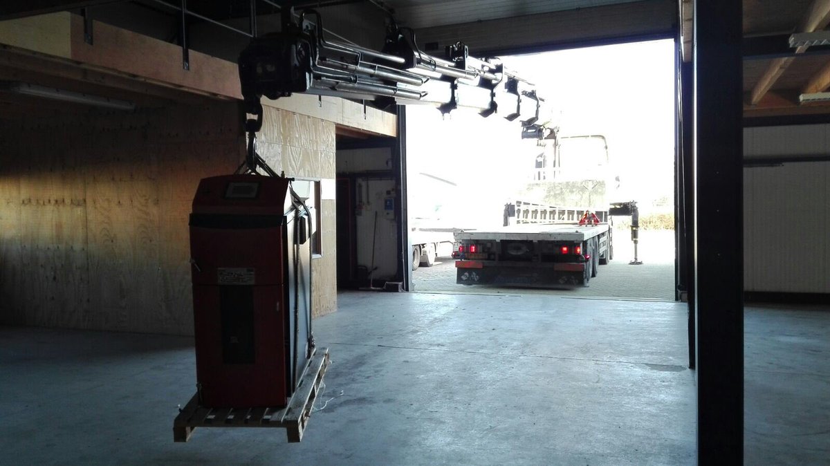 dampootje's tweet photo. Ook vandaag weer een mooie combi hijs/transport mogen uitvoeren @DamstraDriezum https://t.co/sJczPOl47i