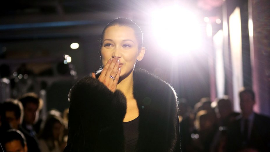 thrstyle's tweet photo. #NYFW: Bella Hadid's Timely New Pursuit With @TAGHeuer: https://t.co/2UCeol7tgm https://t.co/zXYn8ntrQh