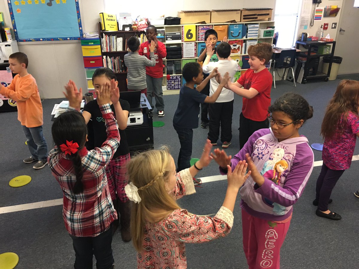 msstovermusic's tweet photo. Ms Senters 2nd grade rocking their clapping games! @EdwardBestFCS @RH70853 https://t.co/FU4du3vhAm