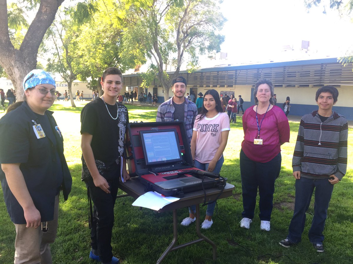 CRS_GTHS_THMS's tweet photo. Reps from the Career Pathways at #ColtonHS came to talk to our Falcons todayโผ๏ธ๐โ๏ธ #PathwaysToSuccess @CRYROP @ColtonJUSD @donnarobinsonc1 https://t.co/D6T97rOikh