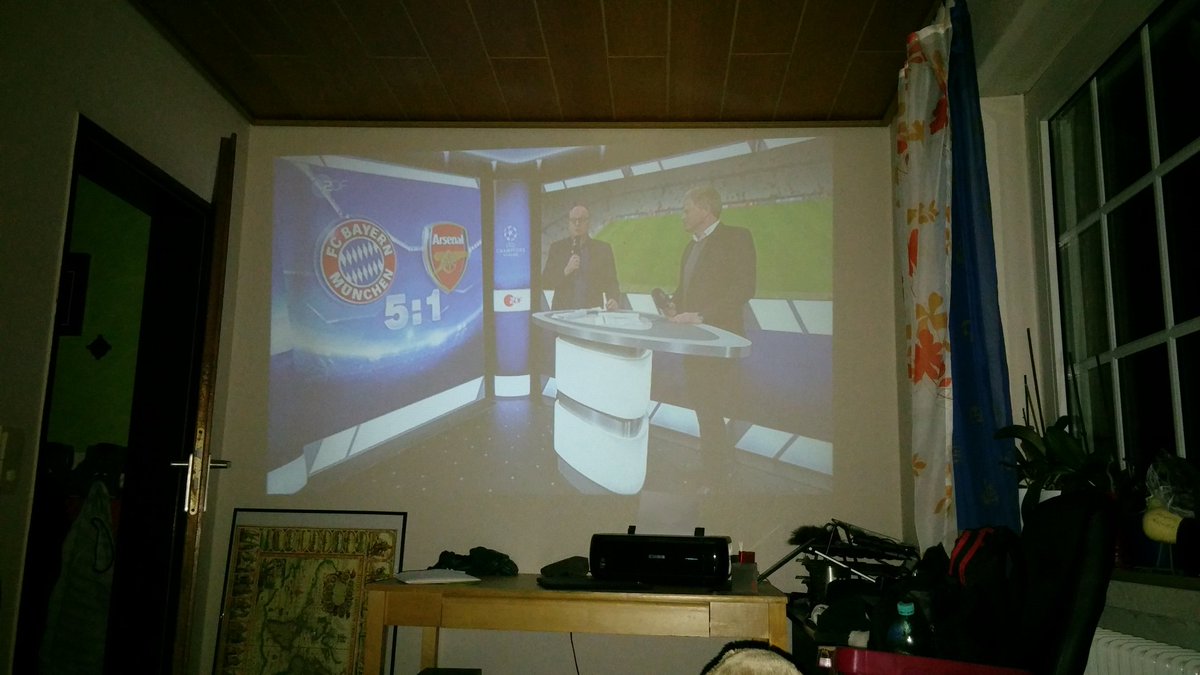 Wow. Nach der ersten Halbzeit hätte man dies so nicht erwarten können, aber sollen. Gratz <a href="/FCBayern/">FC Bayern München</a>
#Heimkino #FCBARS