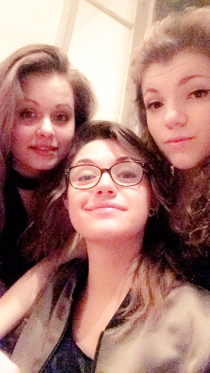 raid_mam's tweet image. Trois copines, trois hôtelières, trois guerrières 🚗