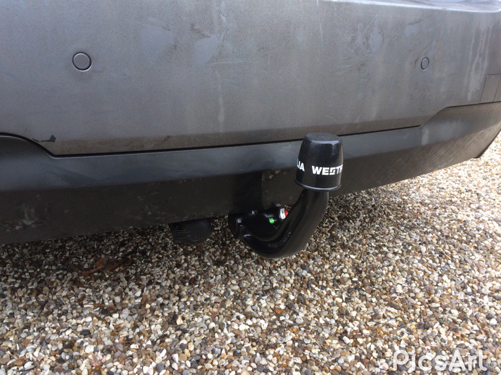 StarmoAuto's tweet photo. 2015 BMW 5 series in for a @westfaliauk detachable towbar with single socket electrics. https://t.co/kPXmU2SmtD