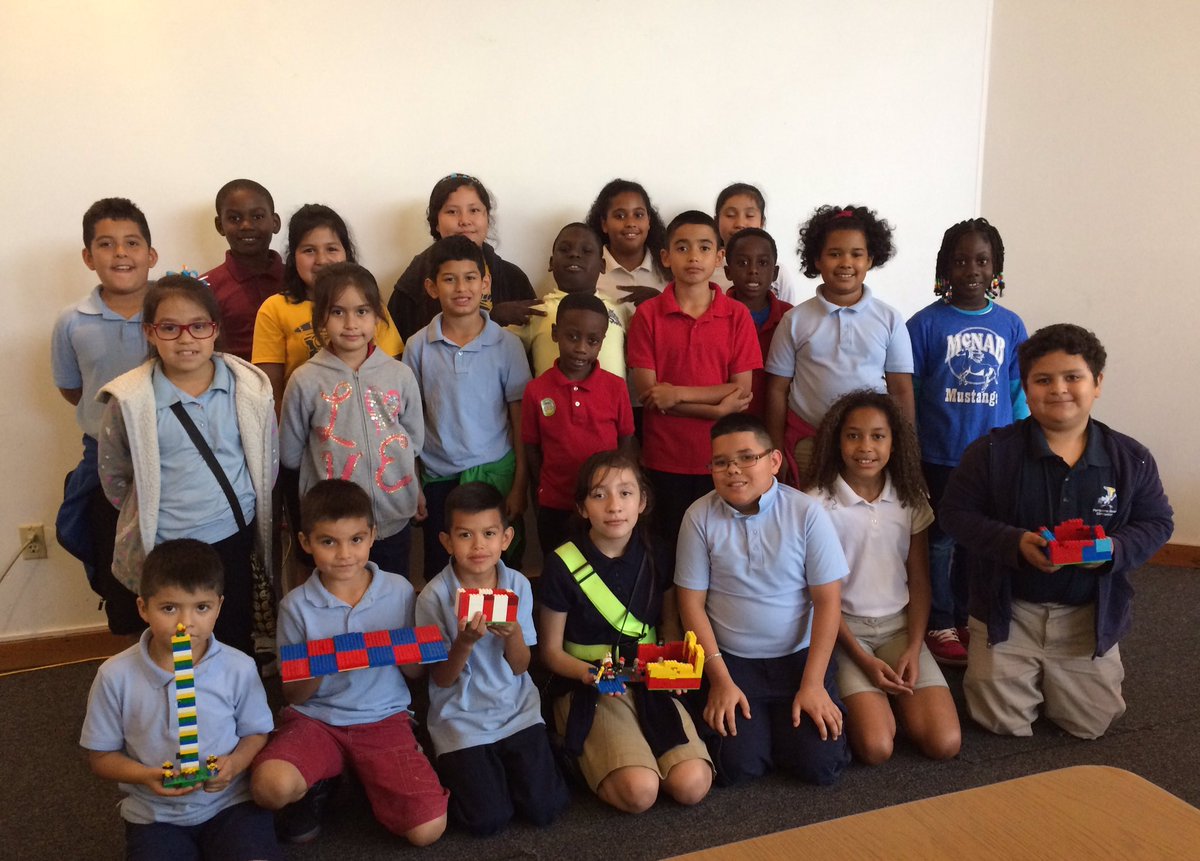 cck_brit's tweet photo. @CSCBroward @BrowardLibrary #POASYL Lego challenge! Color patterns! Awesome students and staff at Pompano Beach Branch https://t.co/pzHZKETIxA