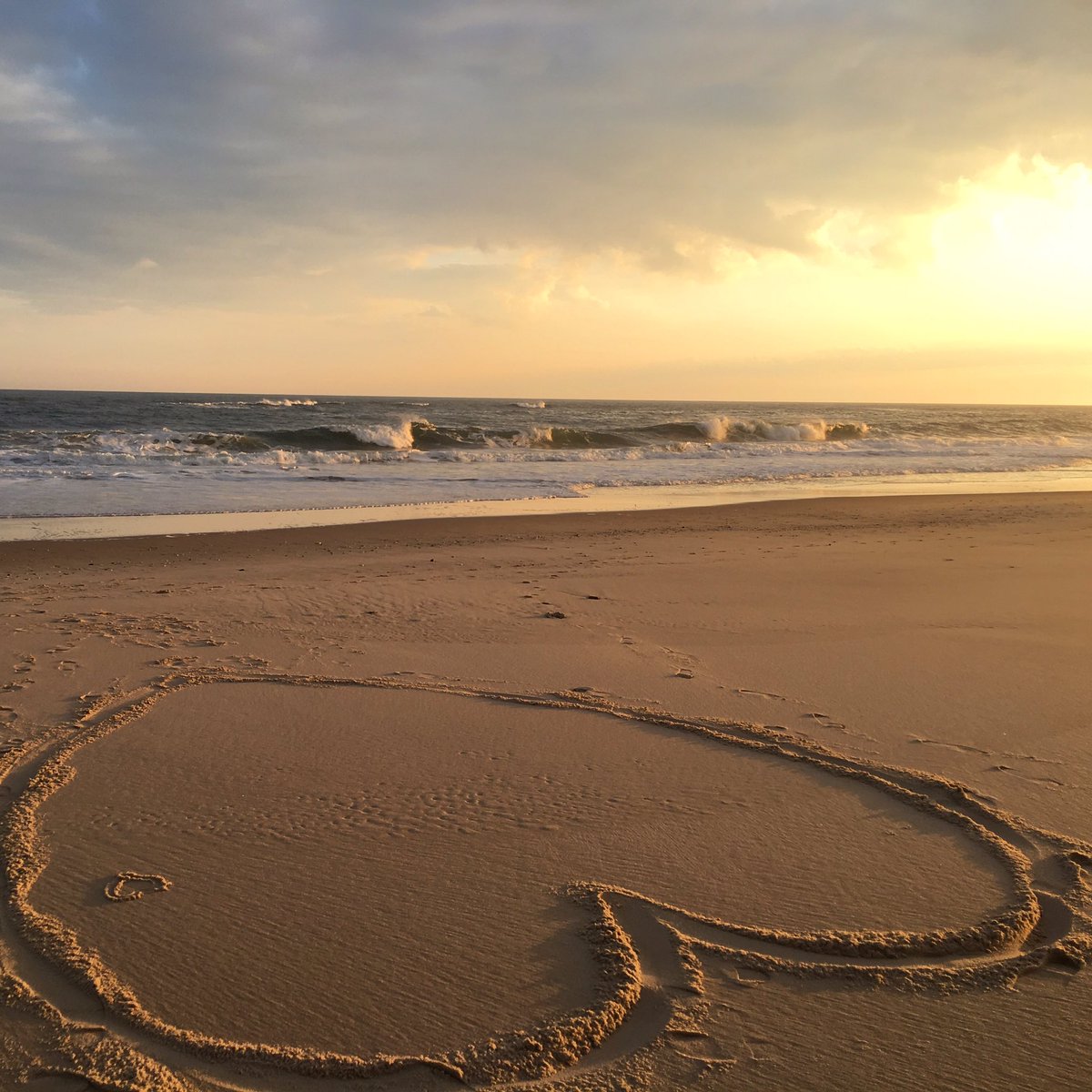 Hamptons's tweet photo. #Love is still in the air in the #hamptons #sunset #beach #eastend #flyingpoint #watermill #winter #longisland #loveisintheair https://t.co/IE8m8kAPFl