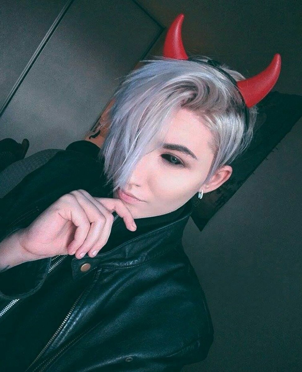 DeathByDocility's tweet image. "I'm sorry for the way I loved you, when I couldn't love myself."

○ RP+18 || MC

○ Pansexual Pure-Blood

○ Ships with Chemistry

🗻Retweet?