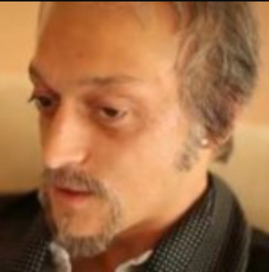 Daniel_Soff's tweet image. Ozil speaking about his former club Arsenal in the year 2056

&quot;I think it&apos;s finally time for Wenger to leave&quot;