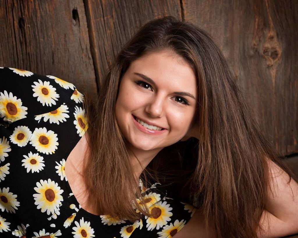 MattLydyPhoto's tweet photo. One last image from Madison's indoor session. ⠀
.⠀
.⠀
.⠀
.⠀
.⠀ #lydyseniors #professionalp… https://t.co/EQsJVjCCNx https://t.co/FBVzATNwqi