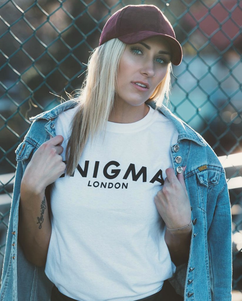 EnigmaClothing_'s tweet photo. Check out this shot of our London Tee coupled with our Burgundy Suede Cap!

Both available now!

#EnigmaClothing 

https://t.co/i0wVjZi6k0 https://t.co/mtMb4YMjfX
