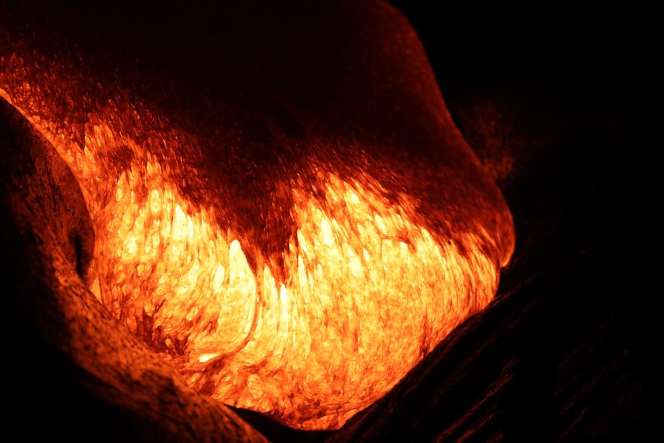 VolcanoJeannie's tweet photo. Lava, lava, LAVA!!!
14 FEB 2017 The NEW breakout of 61G, Kilauea is now halfway to the sea
By #JohnTarson, #EpicLava https://t.co/qeyaPnlw4E https://t.co/9wKTMbZTF1
